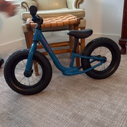 Specialized Hotwalk kids' balance bike, in Lagoon Blue 