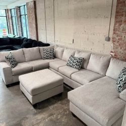 FREE DELIVERY!New Light Gray Sectional With ottoman