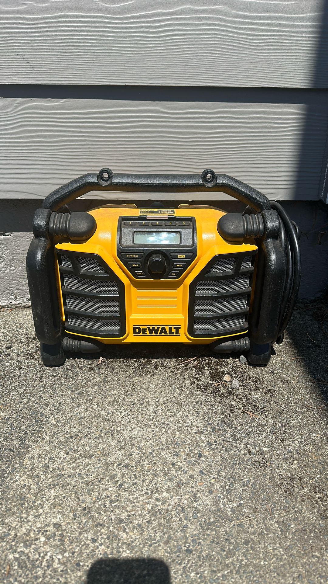 DeWalt DRC015 Charger Radio