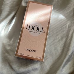Perfume Idole 