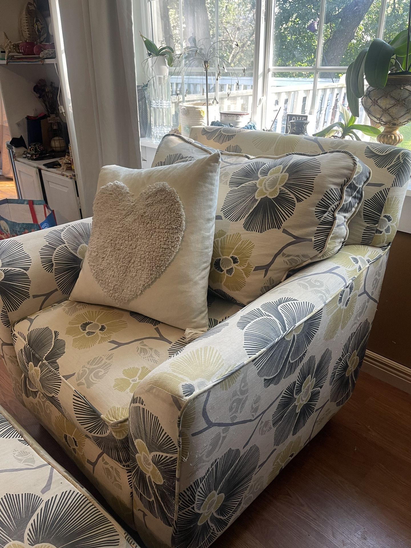 Sofa/chair/ottoman