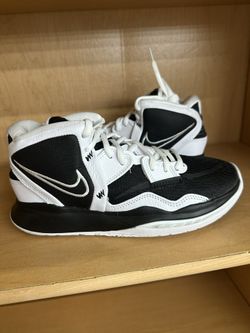 Nike Kyrie Infinity Basketball Shoes Size 5.5 Men’s Brand New