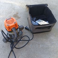 RIDGID
11 Amp 2 HP 1/2 in. Corded Fixed Base Router poco uso