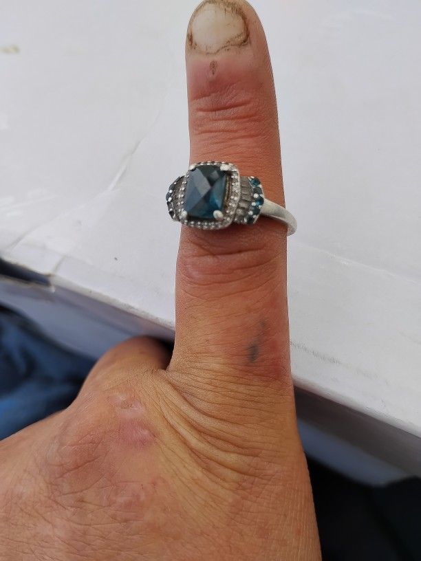 Women's Sapphire Engagement Ring