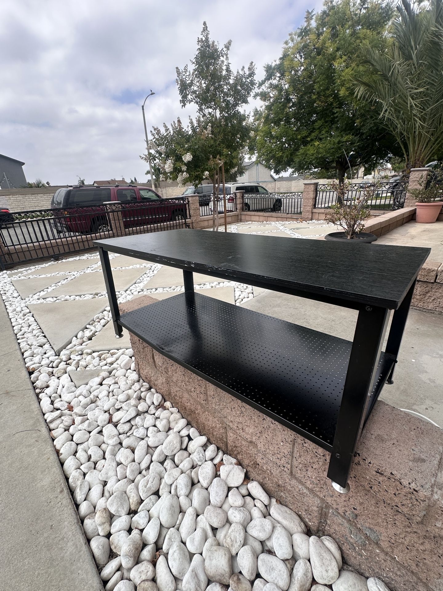 Table/ Shelving For FREE!!