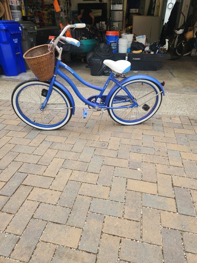 Cranbrook Girls Cruiser Bike GREAT CONDITION