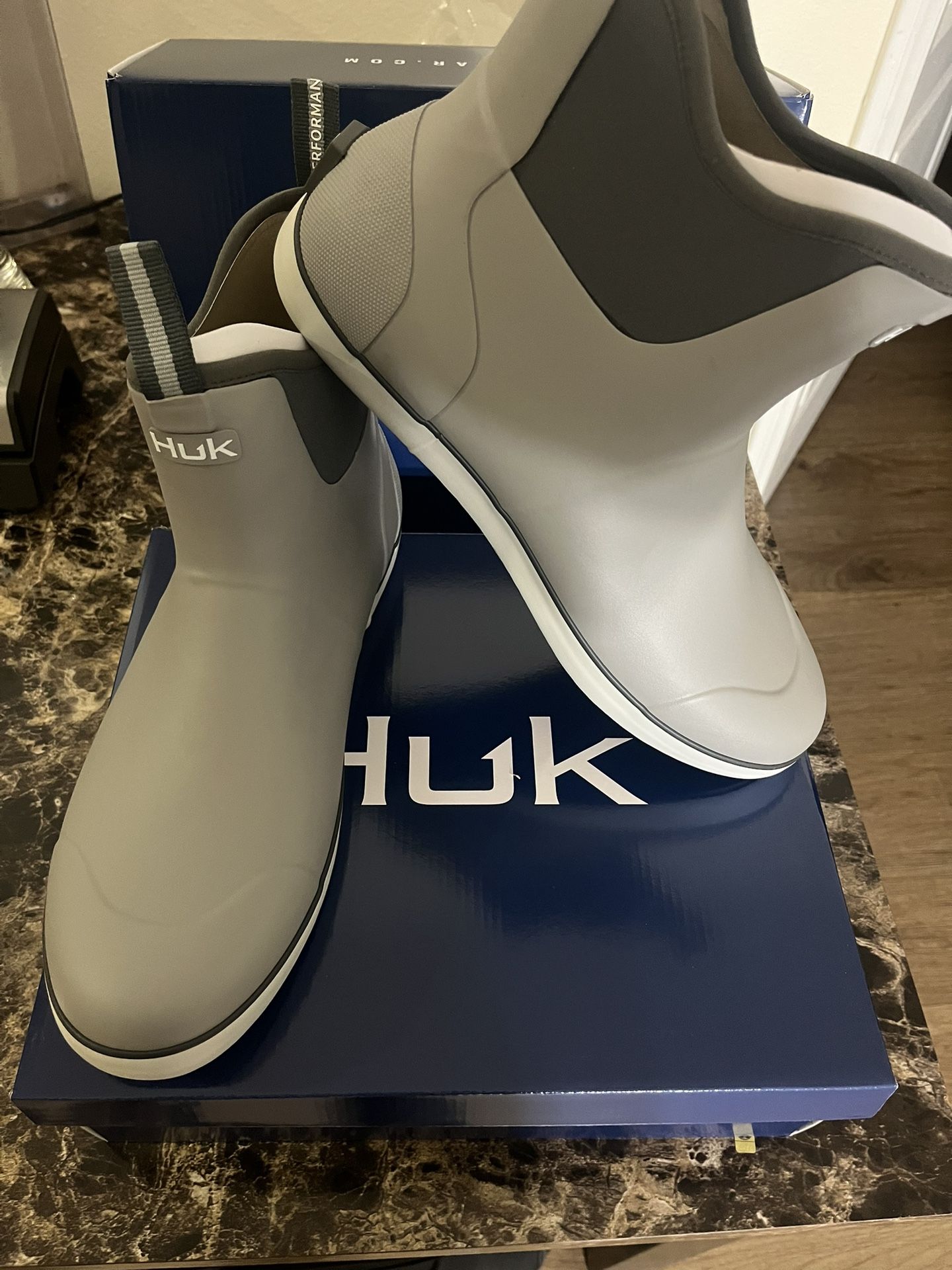 fishing boots (No half sizes)