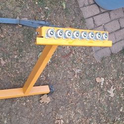 Toughbuilt Roller Stand