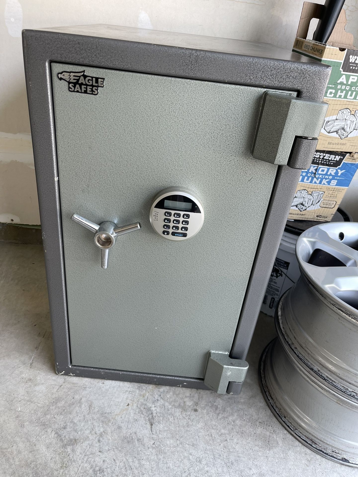 Heavy duty safe