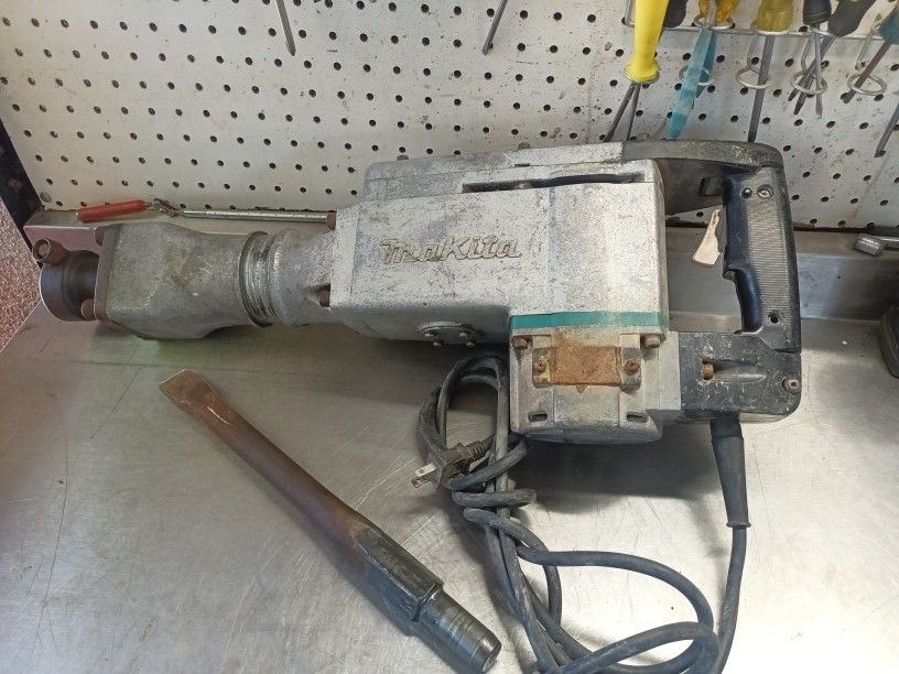 Makita Jack Hammer