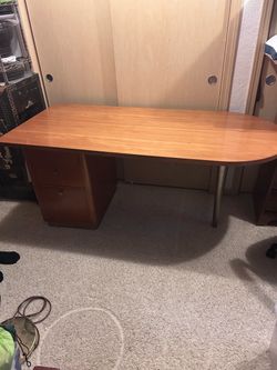 Ethan Allen Executive Desk – Good Condition
