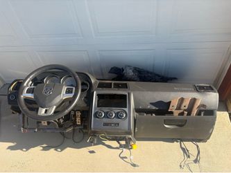 Dodge challenger dash board with harness 2008-2014