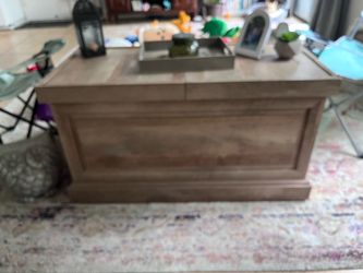 Rollable chest