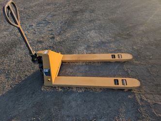 Cat pallet jack
