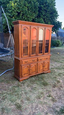VINTAGE HUTCH CABINET ⚠️⚠️⚠️
