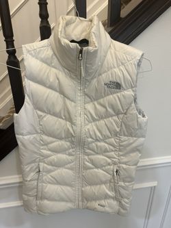 Like NEW North Face White puffer vest - Women’s size XS