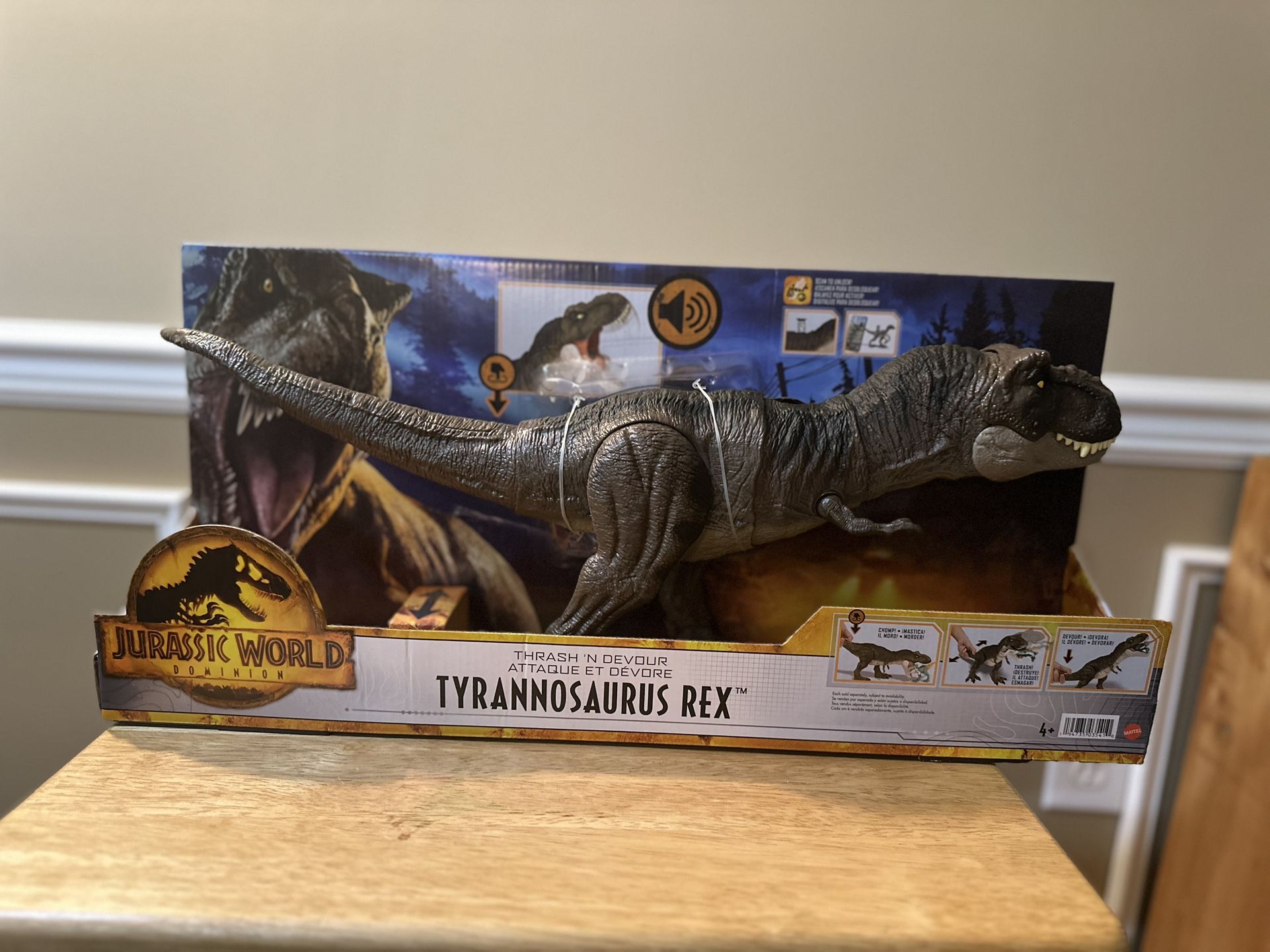 Jurassic World Dominion Thrash 'N Devour Tyrannosaurus Rex Sound & Motion Action - Brand New