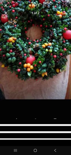 Plastic wreath