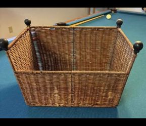 Vintage WICKER BASKET LARGE WIRE FRAME WICKER BASKET RATTAN MAGAZINE BASKET STORAGE Handles