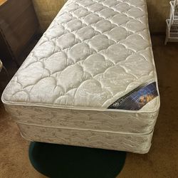 Sealy Twin  Mattress And Box Spring