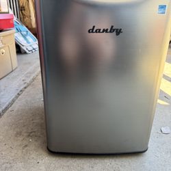 Mini Fridge 