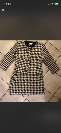 Skirt suit