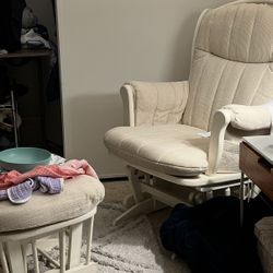 Dutailier glider and ottoman - Cream 