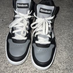 Size 9 Reebok 40