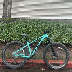 Trek Roscoe 7 Mountain Bike - Medium Frame Bicycle Aluminium 27.5 wheels