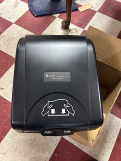 Towel paper dispenser