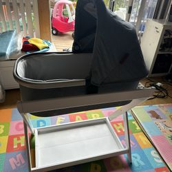 Uppababy Bassinet And Stand
