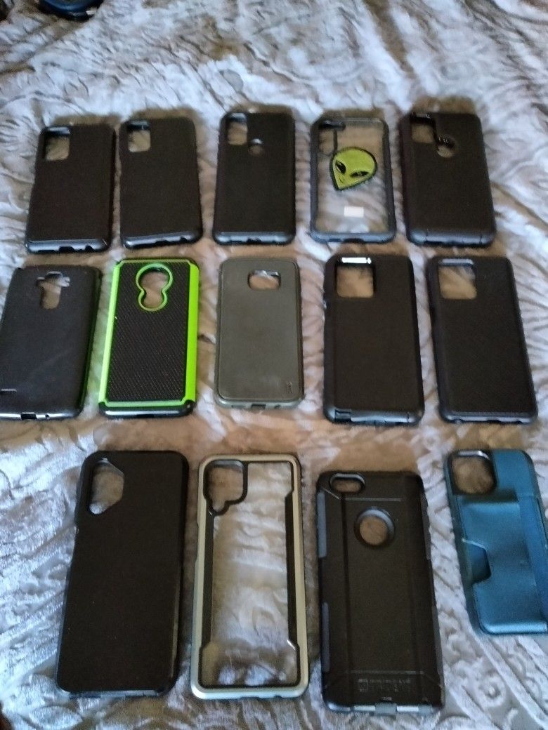 Have A Bunch Of Old Phone Cases Mainly Motorola Phones $3 Each 