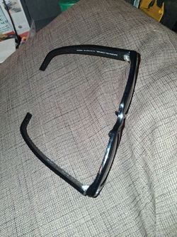 GIVENCHY SUNGLASSES (USED)