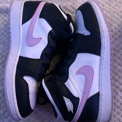 Air Jordan 1 Mid GS “ white light artic pink” 