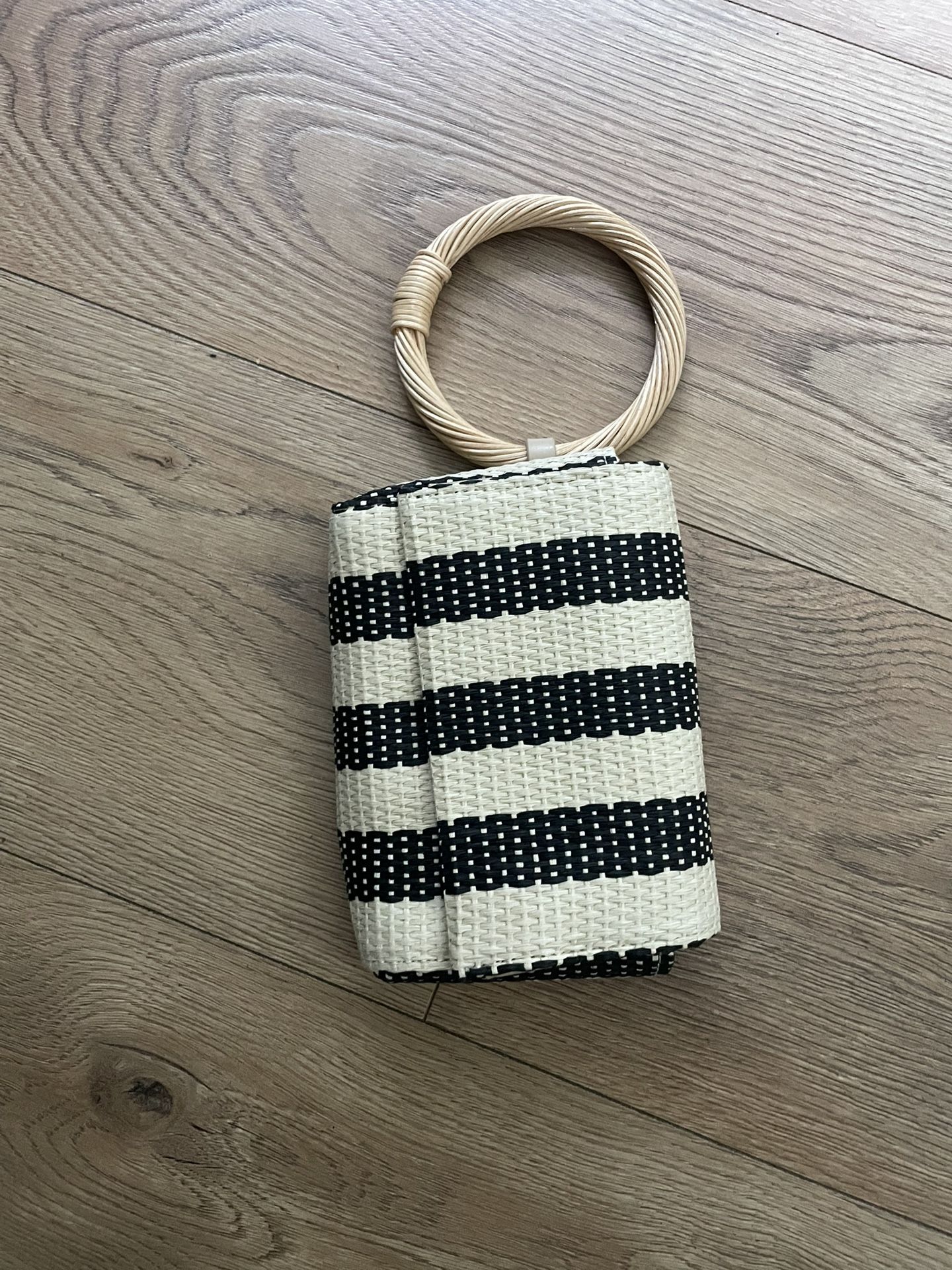 Woven Handbag with Circular Handle