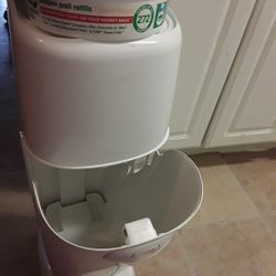 Diaper genie 