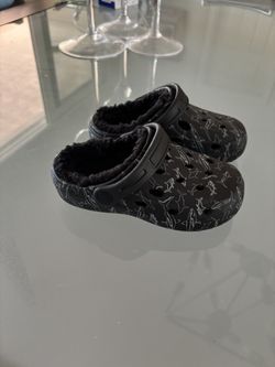 Boys Crocks With Shark Pattern Size 9-10