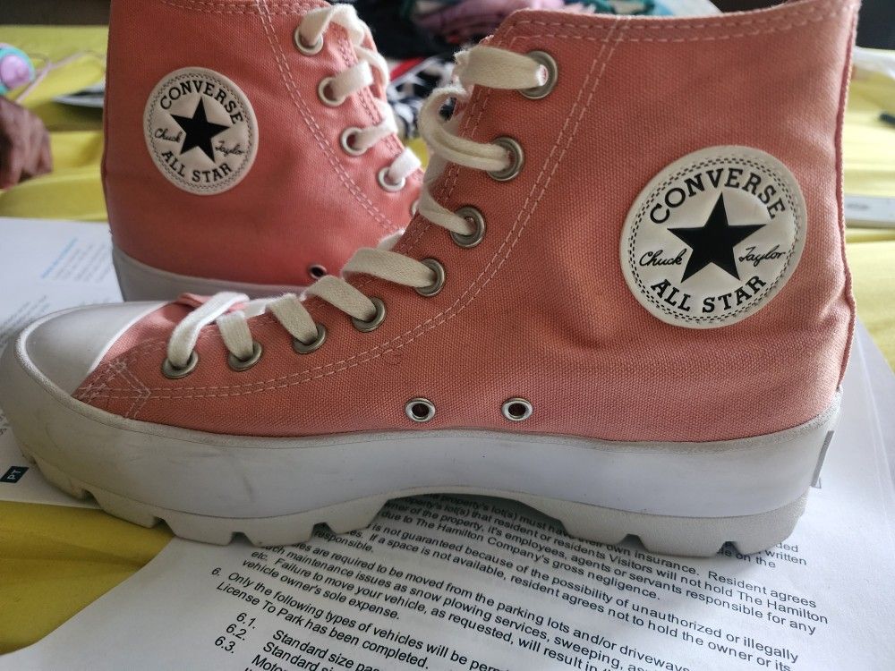 Womens Hightop Converse Chuck Taylor All Star
