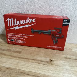 Milwaukee M12 Cordless 10 Oz Caulk And Adhesive Gun Brand New