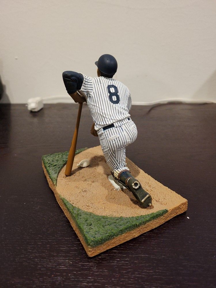 Mlb New York Yankees 3.75 Classic Reaction Action Figure - Yogi Berra :  Target