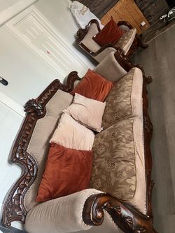 Couch set