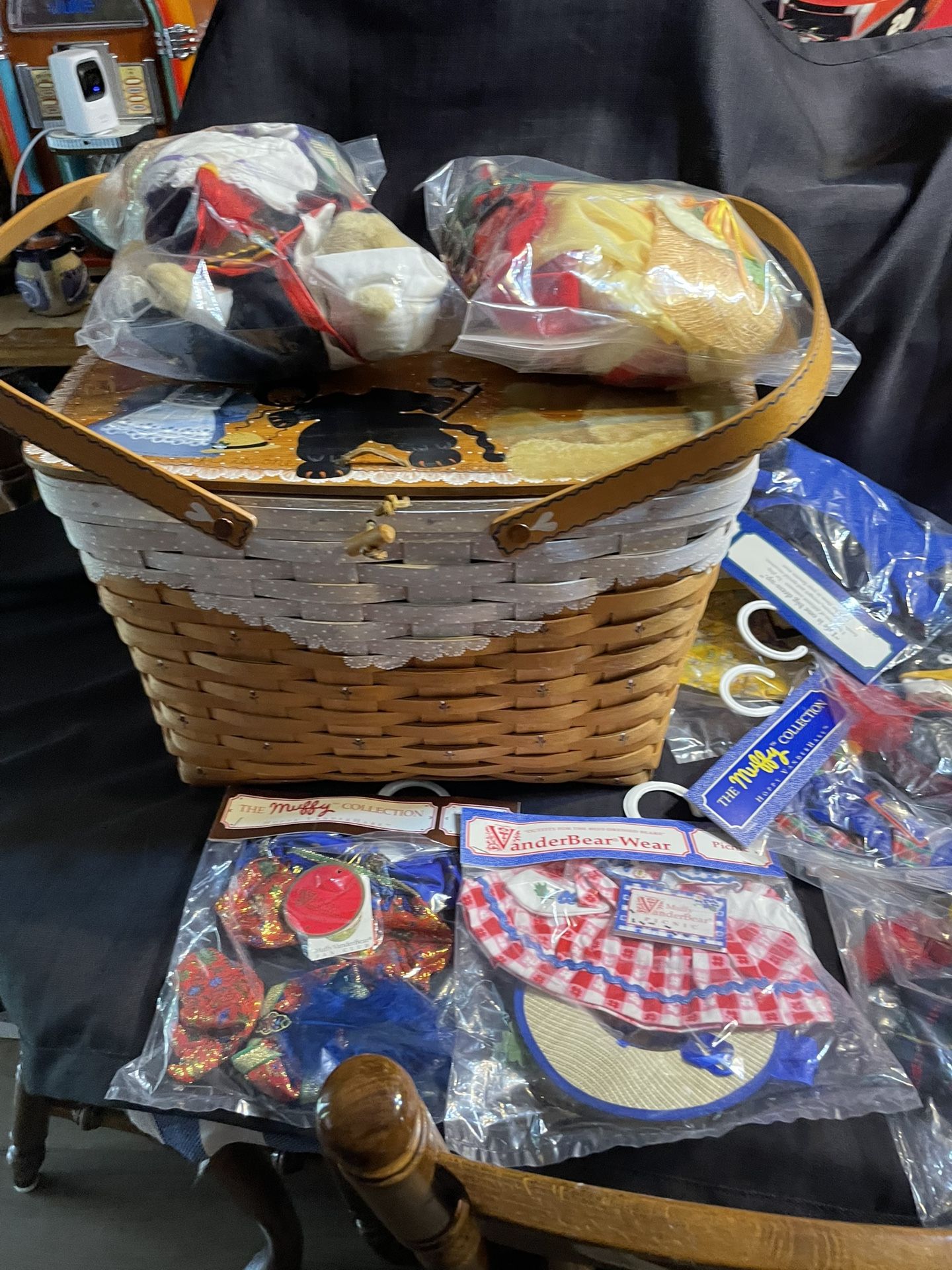 Longaberger basket with table