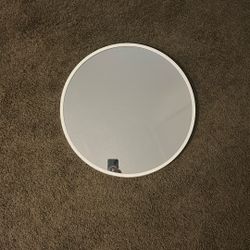 Circular small mirror 