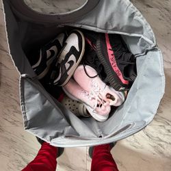 Pandas, Adidas, Nikes Free