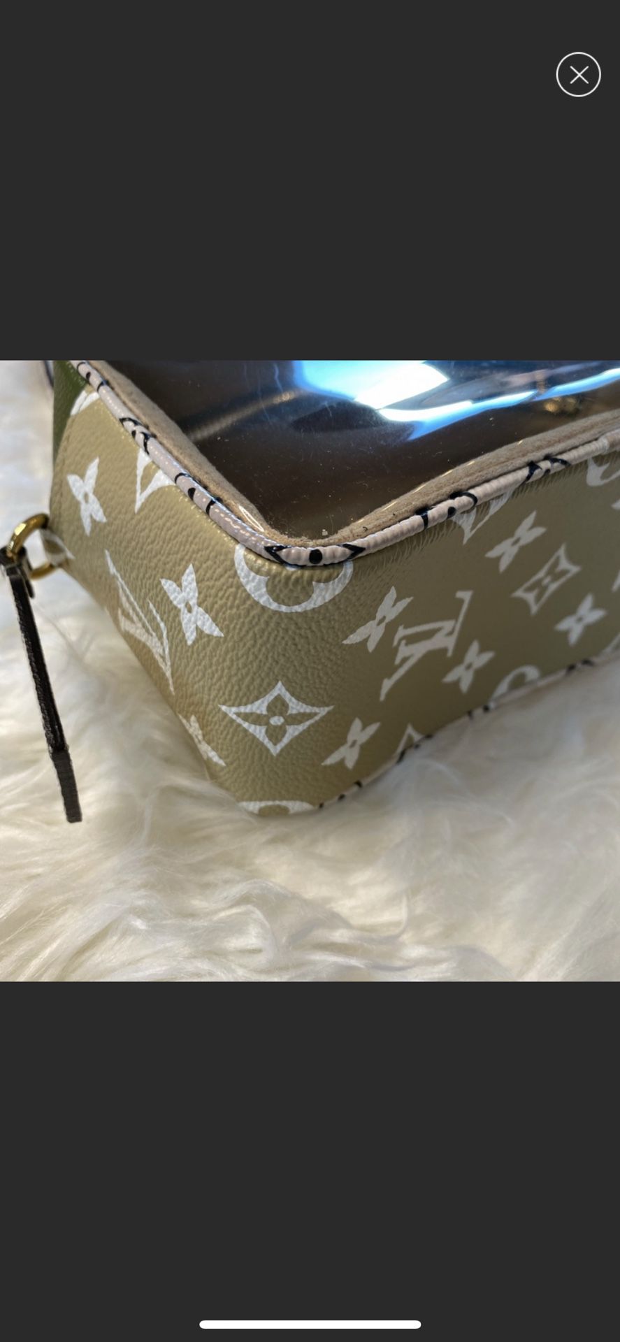 Louis Vuitton Beach Pouch Monogram Giant Khaki Green/Beige in Coated  Canvas/PVC with Gold-tone - US