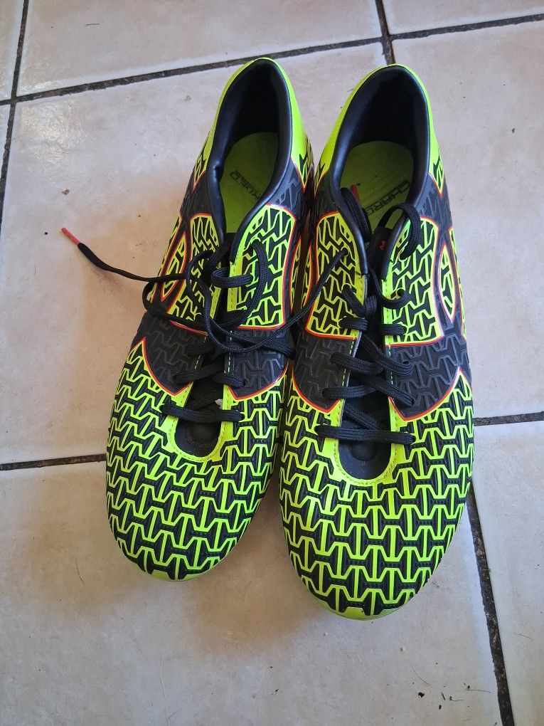 Soccer Shoe's 9 1/2 Clutch Fit Under Armour