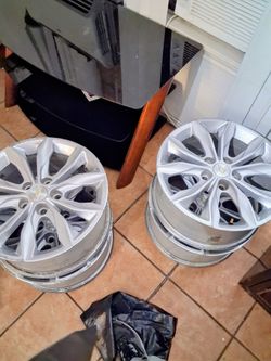 Chevrolet Silver Alloy Wheels Set of 4