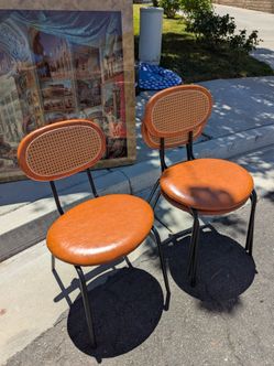 8 Stackable Retro Chairs