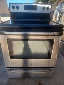 STOVE FRIGIDAIRE ELECTRIC EVERTING WORKING