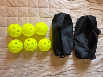 Indoor Franklin Pickleballs With Ball Pouches